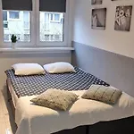 Nighthost Robotnicza 32 M248 Wroclaw Free Parking